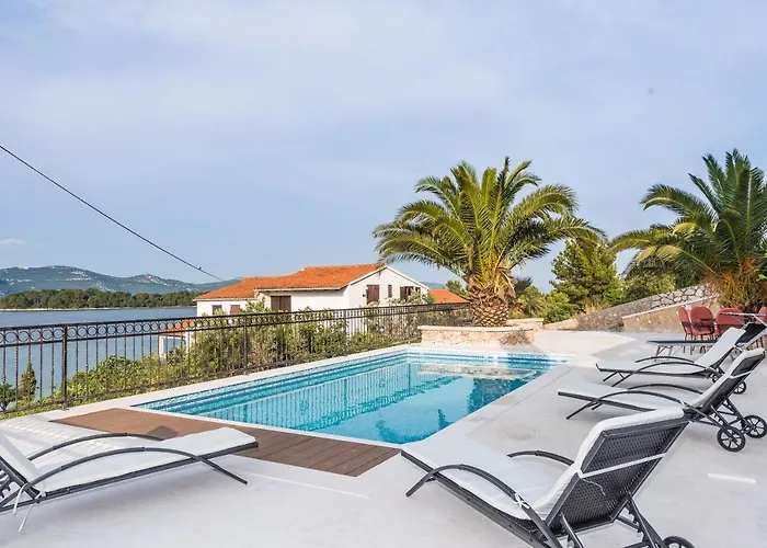 Villa Iz
