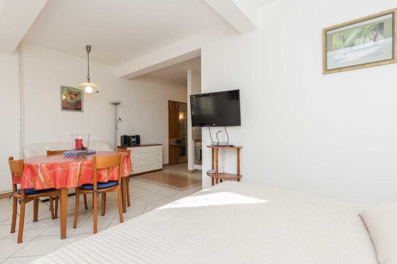Iz Apartment *